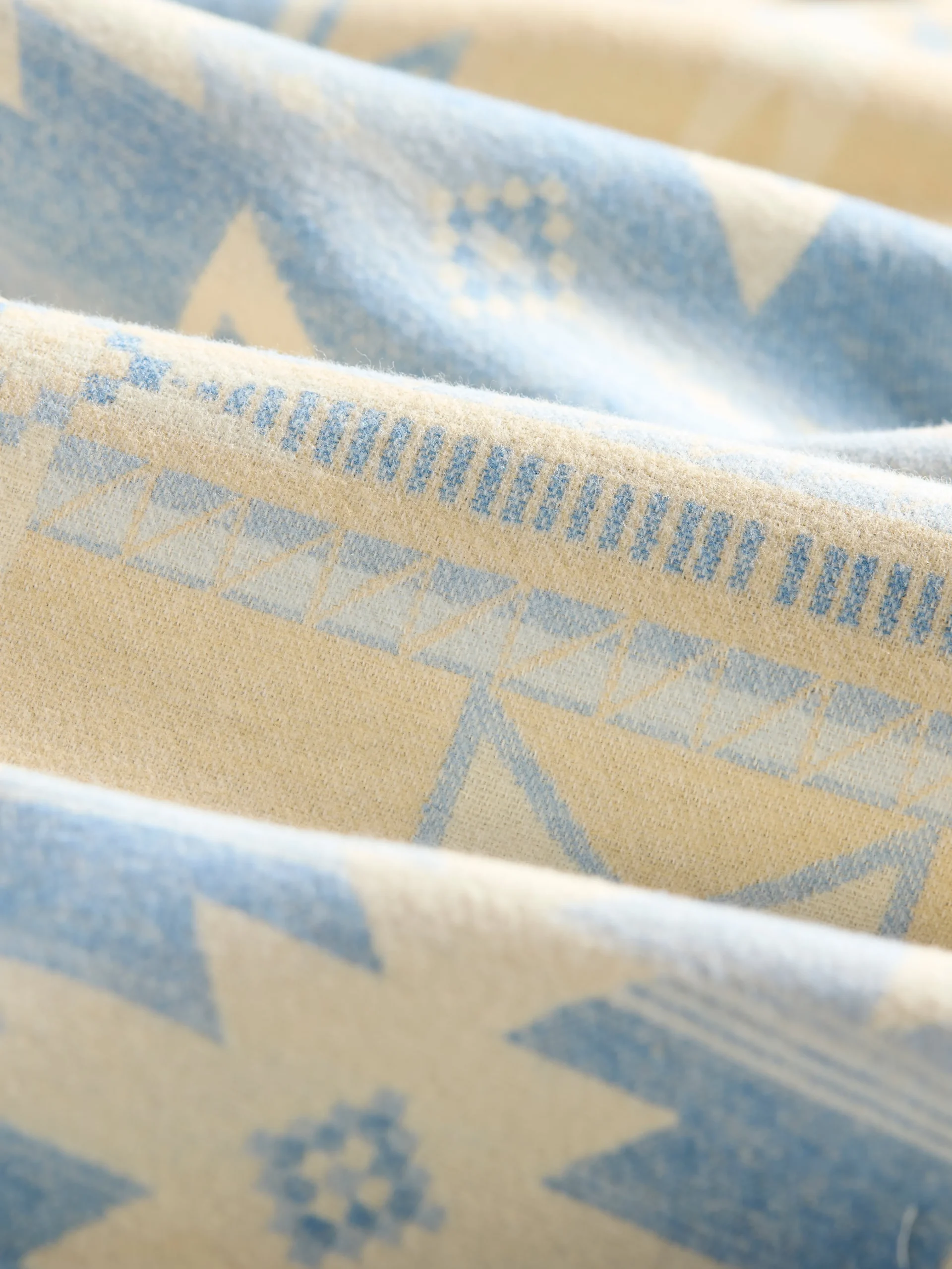 Doug Good Feather Adirondack Blanket -*Faherty Brand Sale