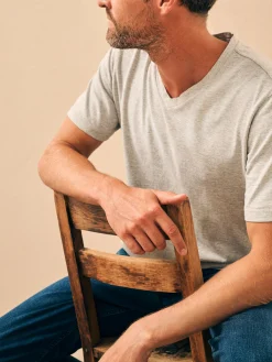 Sunwashed V-Neck Tee -*Faherty Brand